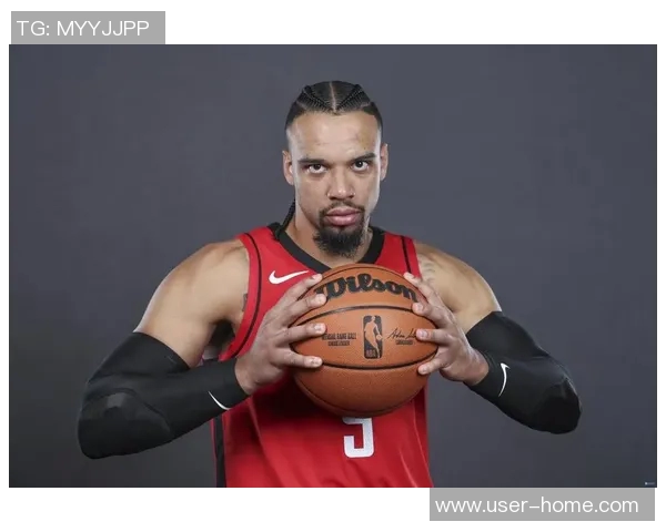 狄龙回归休斯敦表现抢眼24次出手收获23分4篮板4助攻但正负值却为负24